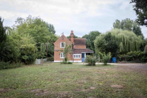 The Cottage, Marlow